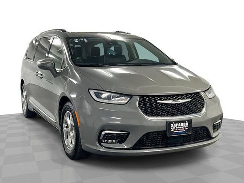 Used 2022 Chrysler Pacifica Limited FWD image 1