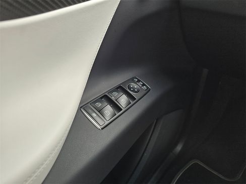 Used 2020 Tesla Model X Performance image 33