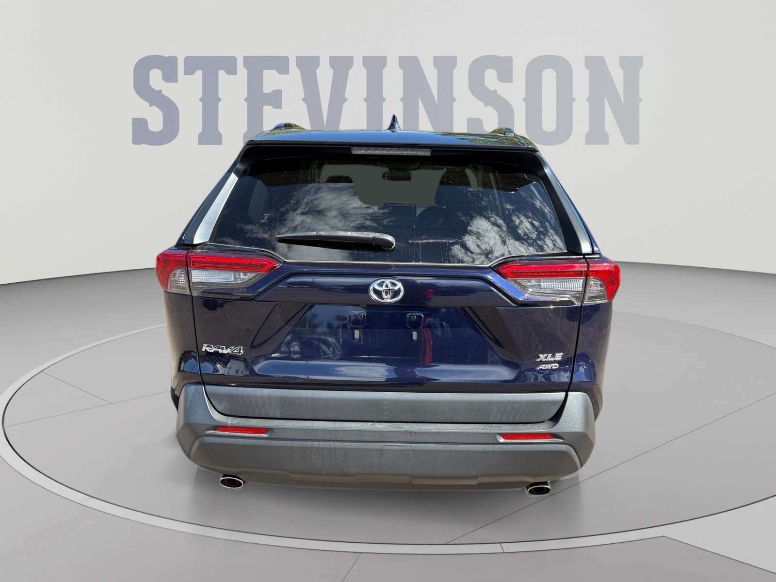 Used 2019 Toyota RAV4 XLE Premium w/ Cold Weather Package AWD/4WD image 4