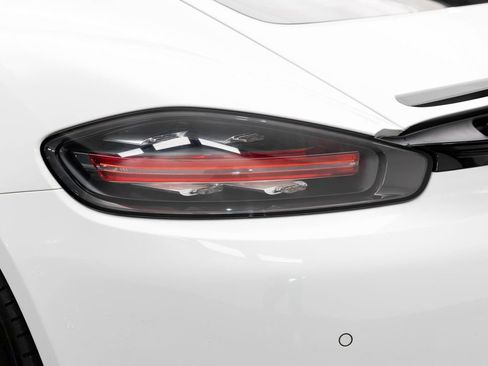 Used 2018 Porsche 718 Cayman image 40