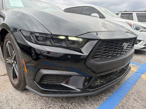 Used 2025 Ford Mustang Premium image 3