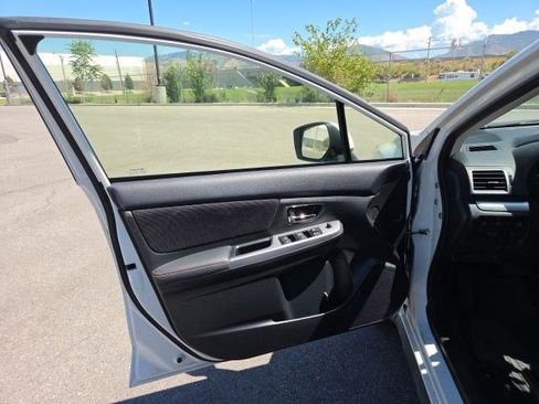 Used 2017 Subaru Crosstrek 2.0i Premium AWD/4WD image 10