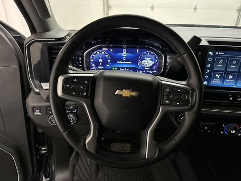 Used 2024 Chevrolet Silverado 2500 LT AWD/4WD image 25