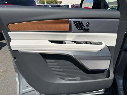 New 2026 Cadillac Vistiq Luxury image 6