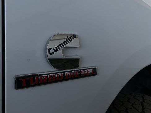 Used 2016 RAM 2500 Tradesman w/ Chrome Appearance Group image 9