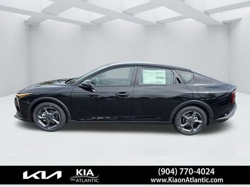 New 2025 Kia K4 LXS image 3
