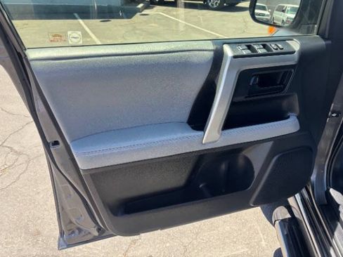 Used 2012 Toyota 4Runner SR5 RWD image 11