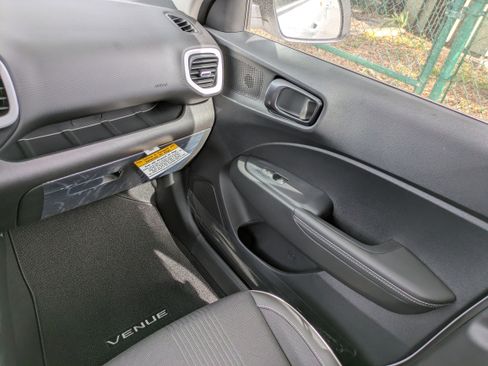 New 2026 Hyundai Venue SEL FWD image 15