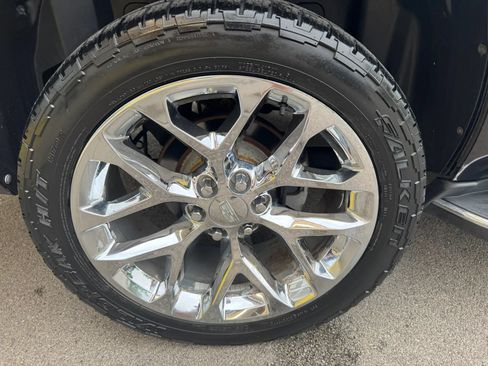 Used 2012 Cadillac Escalade AWD image 28