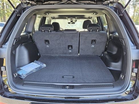 New 2025 Jeep Grand Cherokee Laredo X image 13