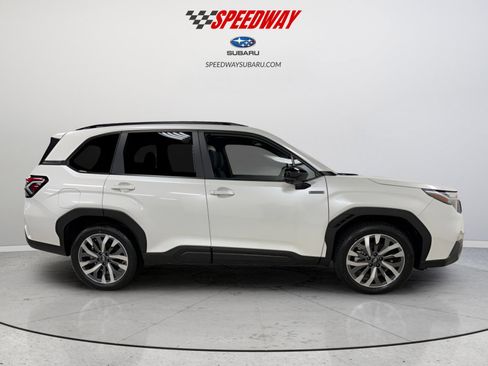New 2025 Subaru Forester Touring image 8