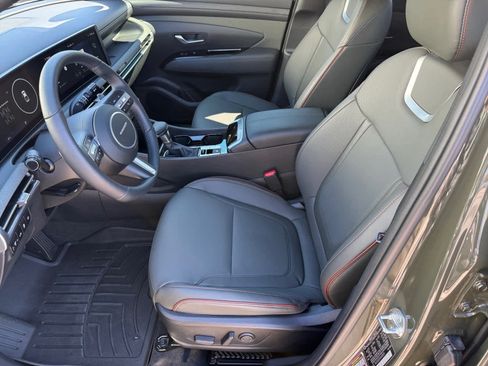 Used 2025 Hyundai Santa Cruz Limited image 9