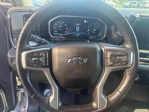 Used 2022 Chevrolet Silverado 1500 LT AWD/4WD image 15