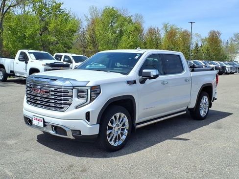Used 2024 GMC Sierra 1500 Denali w/ Denali Reserve Package AWD/4WD image 8