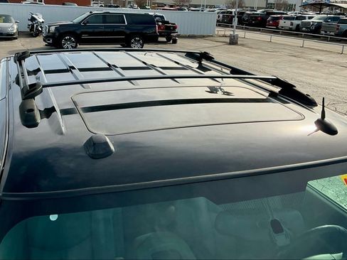 Used 2005 Chevrolet Avalanche Z66 w/ Sun And Sound Package image 12