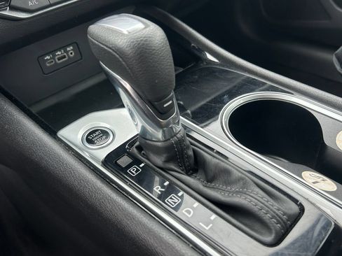 Used 2024 Nissan Altima 2.5 SV FWD image 16
