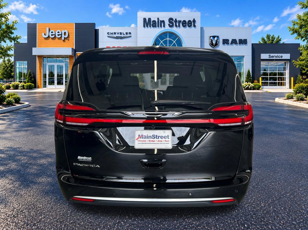 New 2027 Chrysler Pacifica Select w/ Family Tech Group FWD image 4