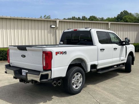 New 2026 Ford F250 XLT w/ FX4 Off-Road Package AWD/4WD image 3