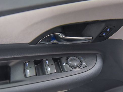 Used 2019 Chevrolet Bolt Premier w/ Infotainment Package image 15