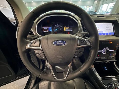 Used 2020 Ford Edge Titanium w/ Equipment Group 301A AWD/4WD image 27