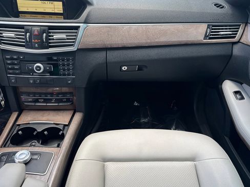Used 2010 Mercedes-Benz E 350 Sedan image 29