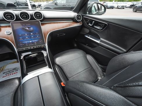 Used 2025 Mercedes-Benz C 300 4MATIC Sedan image 45