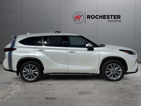 Used 2023 Toyota Highlander Limited AWD/4WD image 39