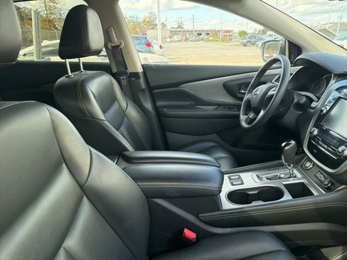 Used 2023 Nissan Murano SV image 3