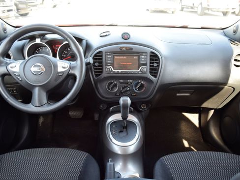 Used 2015 Nissan Juke S FWD image 5
