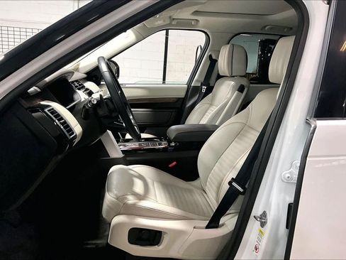 Used 2018 Land Rover Discovery HSE Luxury image 9