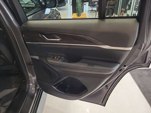 New 2026 Jeep Grand Cherokee Altitude AWD/4WD image 32