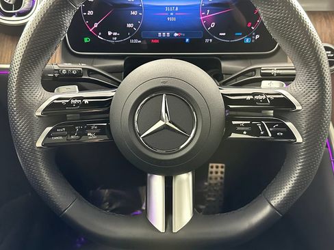 Used 2025 Mercedes-Benz GLC 300 4MATIC image 28