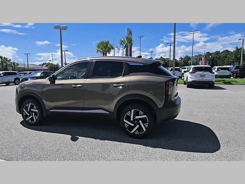 Used 2026 Nissan Kicks SV w/ SV Premium Package FWD image 27
