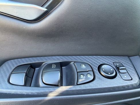 Certified 2024 Nissan Sentra SV FWD image 22