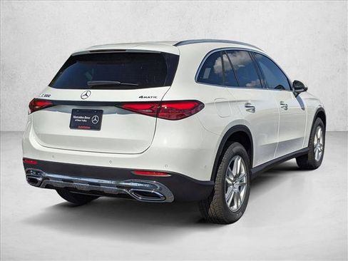 Used 2026 Mercedes-Benz GLC 300 4MATIC image 2
