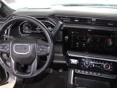 Used 2024 GMC Sierra 3500 Denali Ultimate AWD/4WD image 24