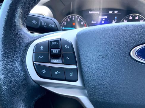 Used 2021 Ford Explorer XLT w/ Equipment Group 202A RWD image 23