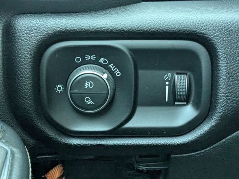 Used 2024 RAM 2500 Big Horn w/ Bed Utility Group image 17