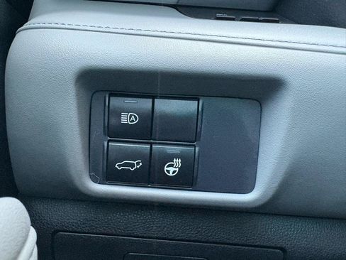 Used 2021 Toyota Highlander Limited FWD image 30