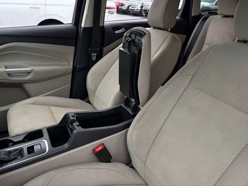 Certified 2019 Ford Escape SE image 31