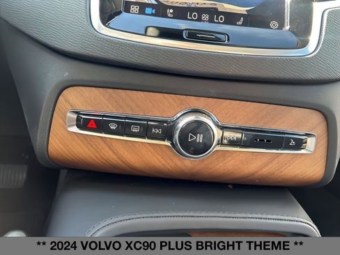 Used 2024 Volvo XC90 B5 Plus image 31