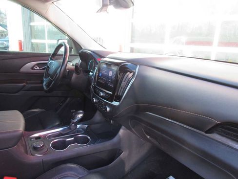 Used 2021 Chevrolet Traverse RS image 31