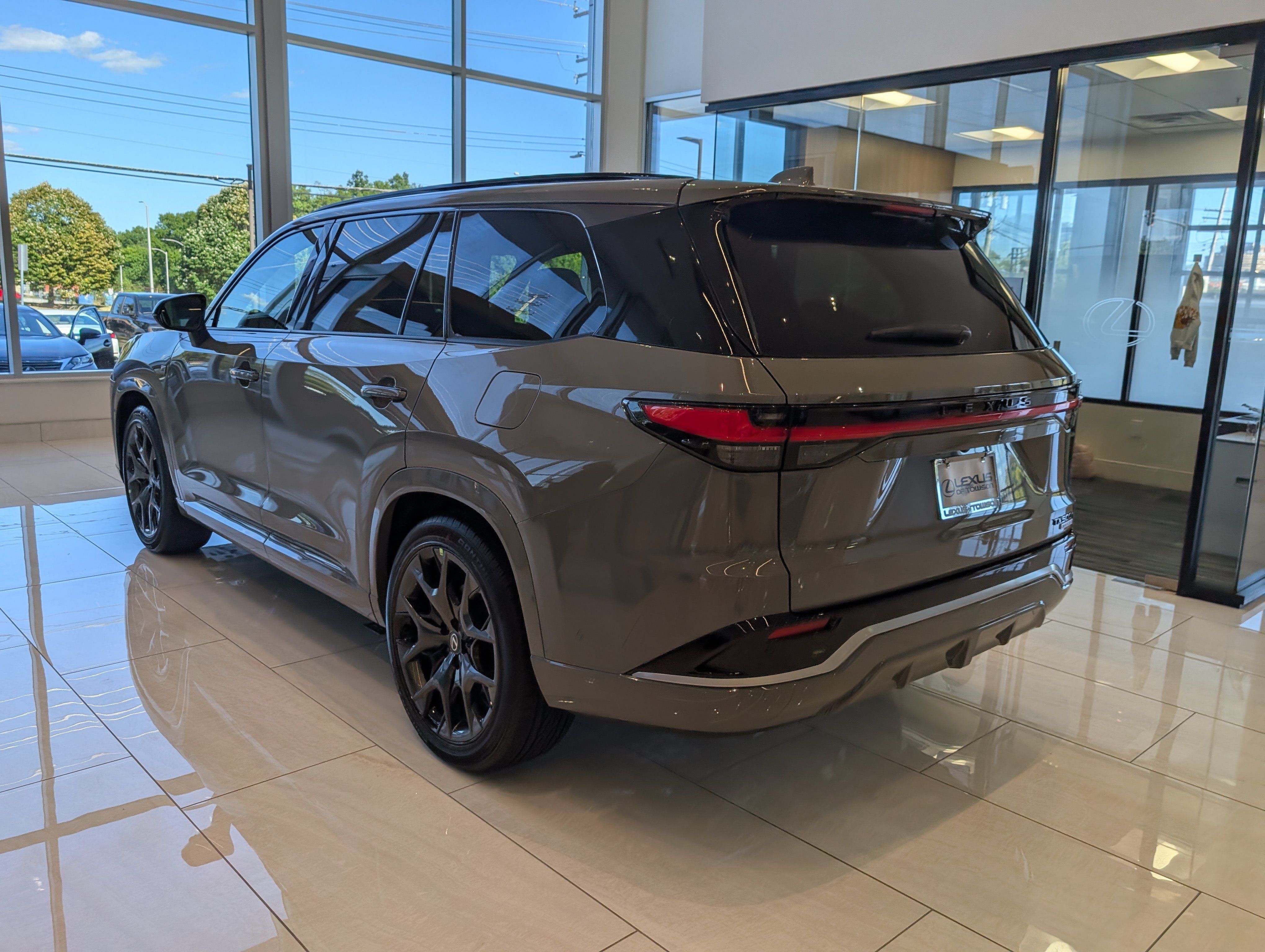 New 2026 Lexus TX 500h AWD w/ Technology Package image 3