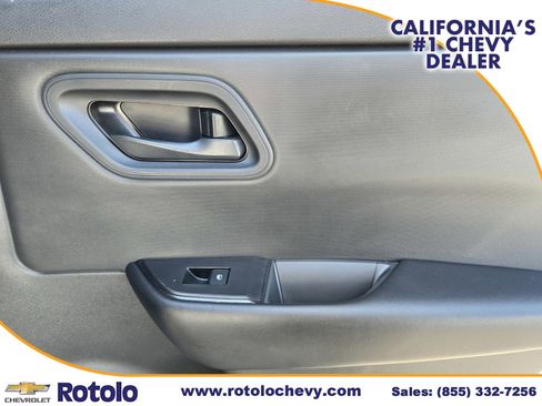 Used 2025 Nissan Rogue S image 12