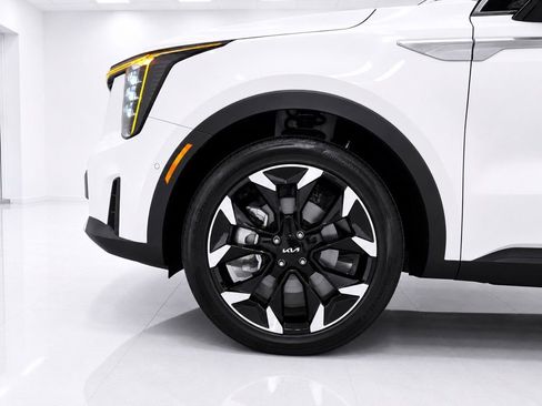 Used 2024 Kia Sorento SX FWD image 9