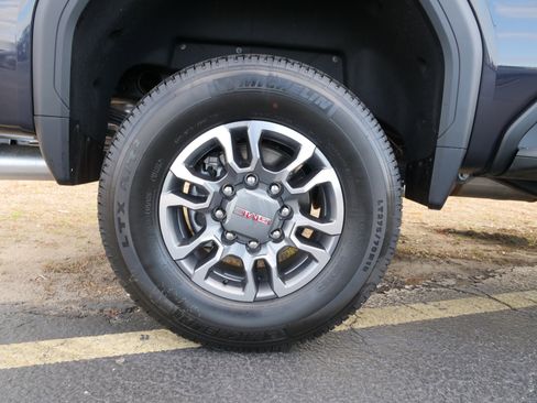 New 2025 GMC Sierra 2500 SLT w/ SLT Convenience Package image 12