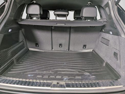 Certified 2023 Porsche Cayenne AWD/4WD image 22