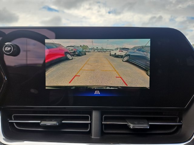 Used 2025 Chevrolet Trax LT w/ Driver Confidence Package FWD image 21