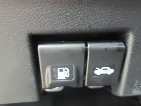 Certified 2025 Nissan Versa S w/ Trunk Package image 29