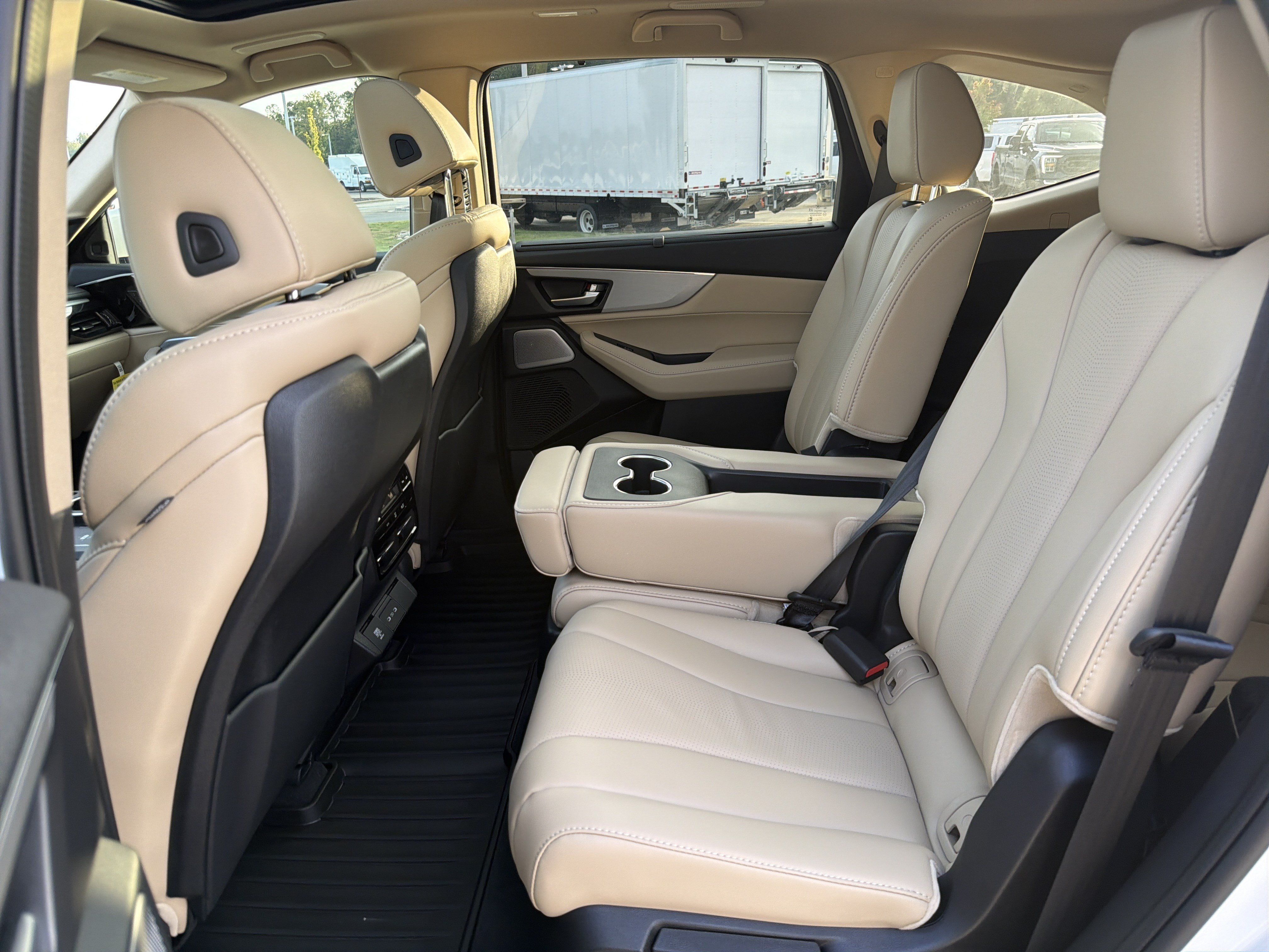 Certified 2026 Acura MDX w/ Technology Package FWD image 31